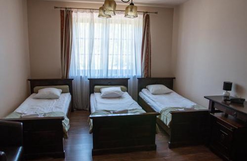 Otwock Bed & Breakfast | Glass Residence