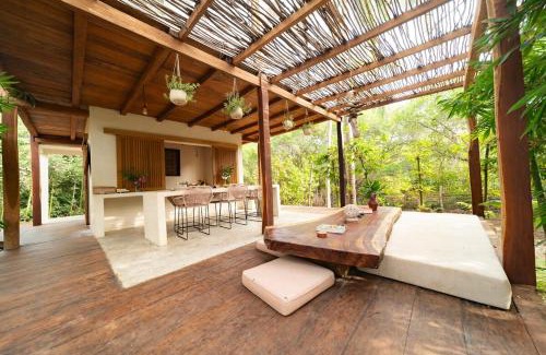 Saladita Apartment | Glass Treehouse, Sauna, Ice Bath, Yoga in Saladita, 50m from Surf