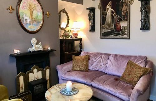 Glastonbury House | Glastonbury Rose Cottage
