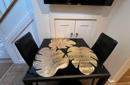 Glastonbury Apartment | Glastonbury Sacred Vault, Split-Level, 1 Bedroom