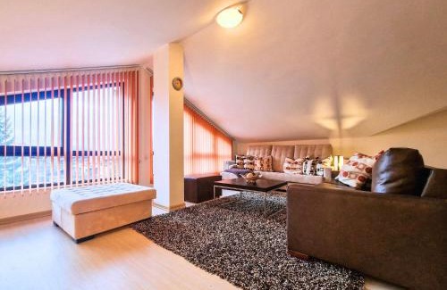 Kvartal Noviya Grad Apartment | Glazne River View - 2BDR & 2BTHR Flat with a View by Flat Mаnager