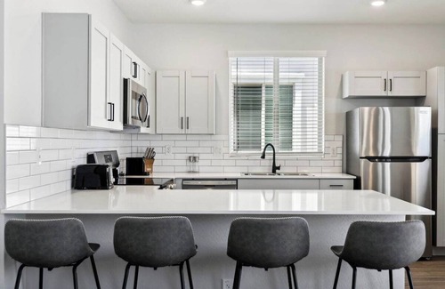 Sundance House | Gleaming Contemporary Home in Canopy w/Pool,BBQ