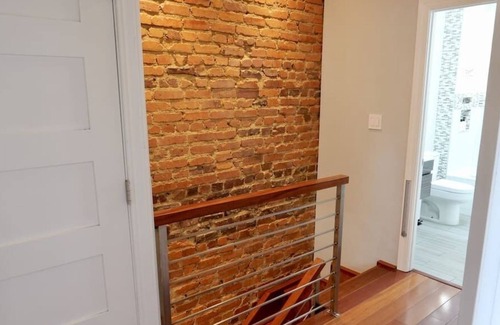 Bloomingdale House | Gleaming & Gorgeous Spacious Family Friendly House ~ Outside Space Included!