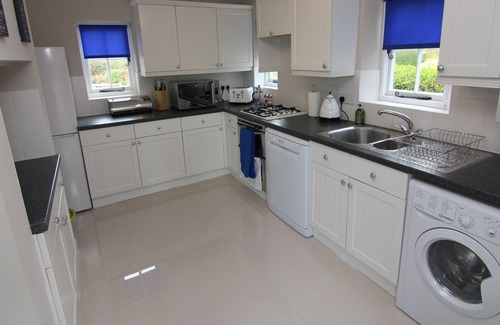 Crewkerne House | Glebe Cottage is part of Manse Manor Hall, which was the formally the Vicarage