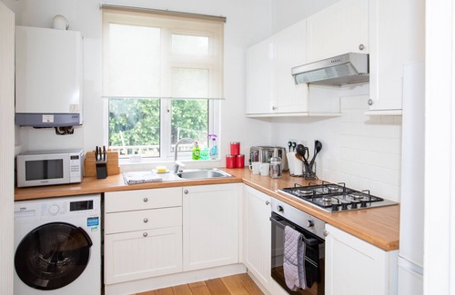 Levenmouth Apartment | Glebe St Apartment - sleeps 4 guests in 2 bedrooms