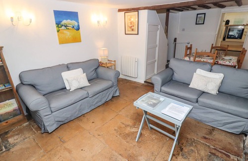 Bourton Cottage | GLEED COTTAGE, pet friendly, character holiday cottage in Cheltenham