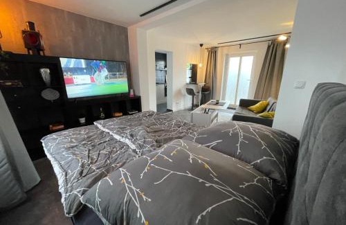 Bueckeburg Apartment | Gleis 11 - kontaktloser 24-7 Check-I, Boxpringbett, W-LAN & Parkplatz kostenlos
