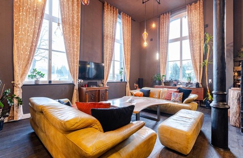 Verbandsgemeinde Pellenz Villa | Gleis 22 - Wellness und Retreats im Alten Bahnhof von Kruft