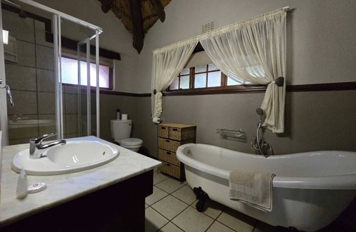 Broederstroom Cabin | Glen Afric Country Lodge