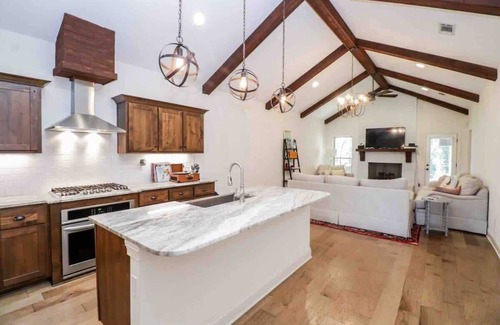 Oxford House | Glen Alden Cottage by Apex Short Term Stays