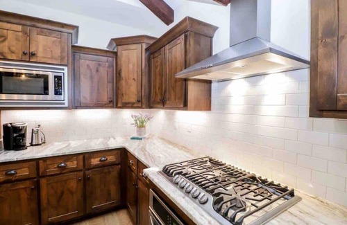 Oxford House | Glen Alden Cottage by Apex Short Term Stays