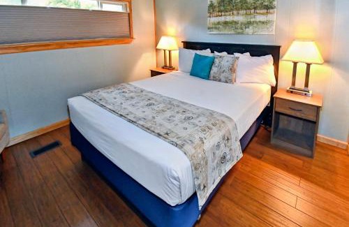 Hoodsport Hotel | Glen Ayr Resort