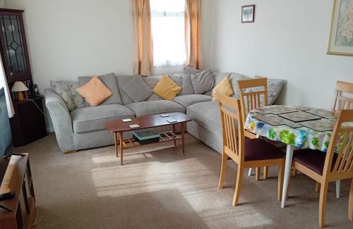 Douglas Apartment | Glen Dhoo Country Cottages - Meadowview Bungalow