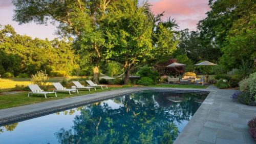 Glen Ellen House | Glen Ellen Escape by AvantStay 5BR Retreat w Pool, Hot Tub, Hammocks & Vineyard Views