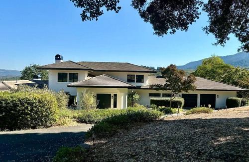 Glen Ellen House | Glen Ellen Oasis With Stunning Views