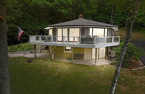 Empire House | Glen Lake Ridge