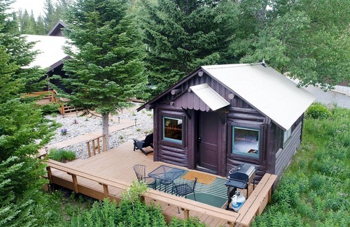 Lazy Acres Cabin | Glen's Cabin - Roam Property Management