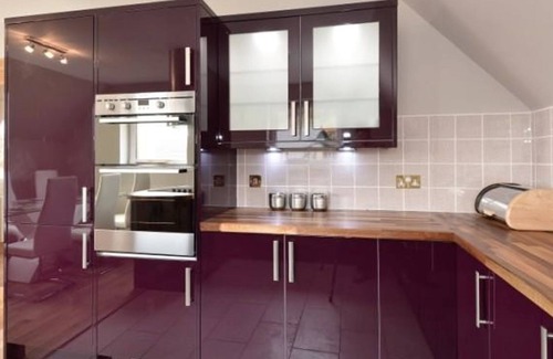 East Lewiston Cottage | GLEN VIEW LODGE, pet friendly in Drumnadrochit, Loch Ness