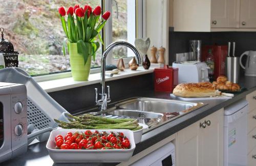 West Laroch House | Glenachulish Bay with Hot Tub