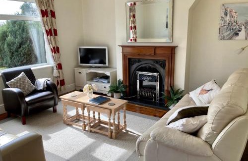 Nantwich House | Glenbrae House 3 bedrooms near Nantwich with countryside views on private driveway