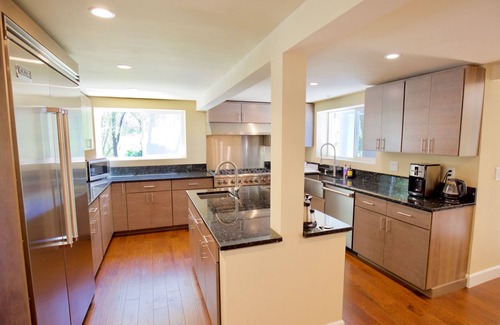 Kelseyville Resort | Glenbrook Lodge - Private Creekside Estate