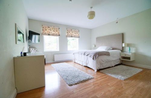Lisnagunogue Bed & Breakfast | Glenburn Galgorm Bed & Breakfast