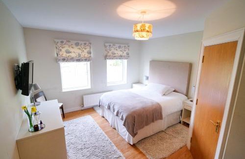 Lisnagunogue Bed & Breakfast | Glenburn Galgorm Bed & Breakfast