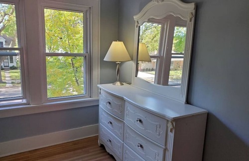 Glencoe House | Glencoe-4 Bedroom-freshly remodeled-grill-pets