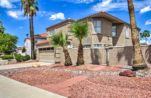 Arrowhead Ranch House | Glendale Home on Golf Course Backyard Oasis