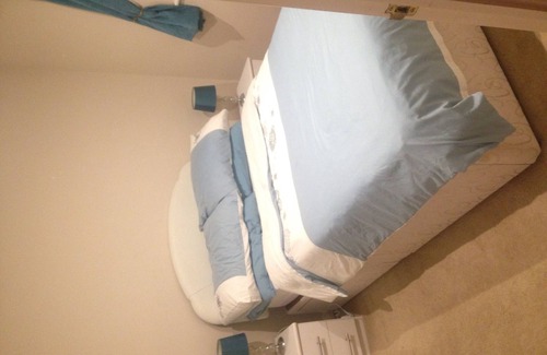 Ellesmere Port House | Glendas palace guesthouse
