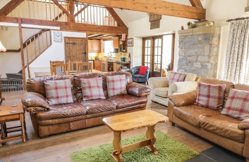 Llangynog Cottage | GLENDOWER, pet friendly, character holiday cottage in Llangynog