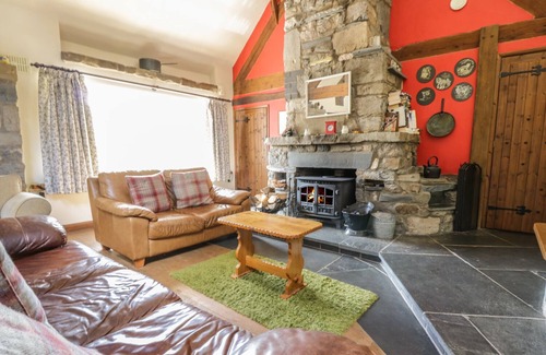 Llangynog Cottage | GLENDOWER, pet friendly, character holiday cottage in Llangynog