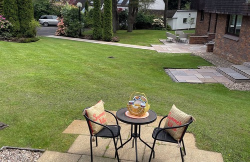 Gleneagles Apartment | Gleneagles Rental is a lovely 1 bedroom flat set as a Superking or twin beds. nn