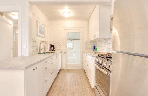 Gleneden Beach House | Gleneden Beach Home with Fire Pit, Grill, and Large Fenced Yard