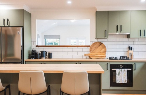 Romsey House | Glenfern House in the Macedon Ranges Wine Region