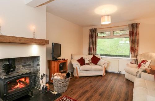 Saddell House | Glenfinglas Dam Cottage