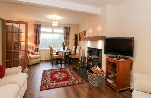 Saddell House | Glenfinglas Dam Cottage