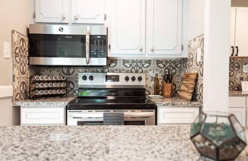 Greeley House | Glenmere Cottage Full Kitchen Fire Pit BBQn