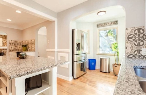 Greeley House | Glenmere Cottage Full Kitchen Fire Pit BBQn