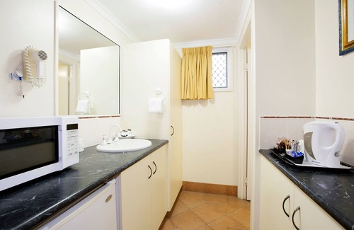 Norman Gardens Hotel | Glenmore Tavern