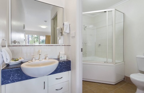 Norman Gardens Hotel | Glenmore Tavern