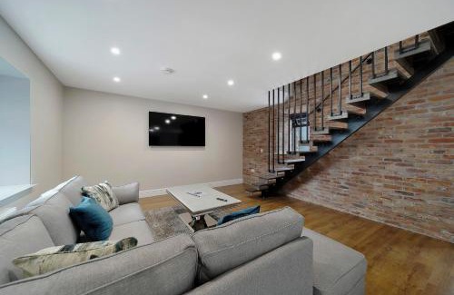 Buncrana Villa | Glenside Abbey 'Sleeping 7 guests'