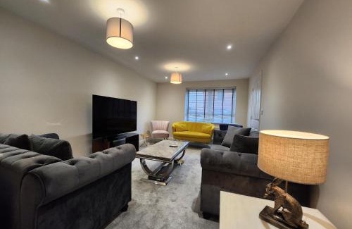 Wellingborough House | Glenvale House, Long & Short Stay In Wellingborough, Perfect Weekends!