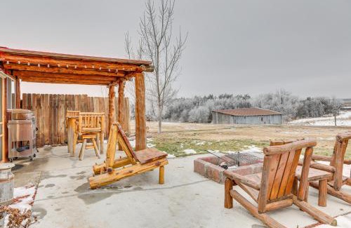 Adams County House | Glenvil Cabin with Gas Grill Steps to Dock and Pond!