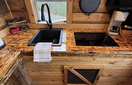Glenville Cabin | Glenville's Rustic Charm