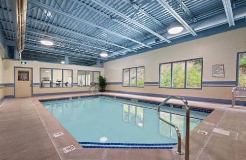 Trail Hotel | Glenwood Inn & Suites