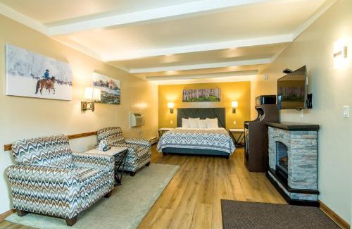 Glenwood Springs Hotel | Glenwood Springs Cedar Lodge
