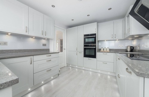 Baldrine Cottage | Glevum - a holiday cottage that sleeps 6 guests in 3 bedrooms