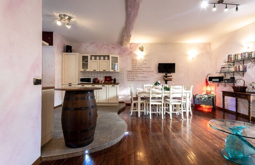 Cadenabbia Apartment | Glicine, Lovely 2 Br Apartment With Balcony By Halldis