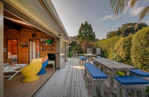 Hahei House | Glo's Place - Hahei Holiday Home